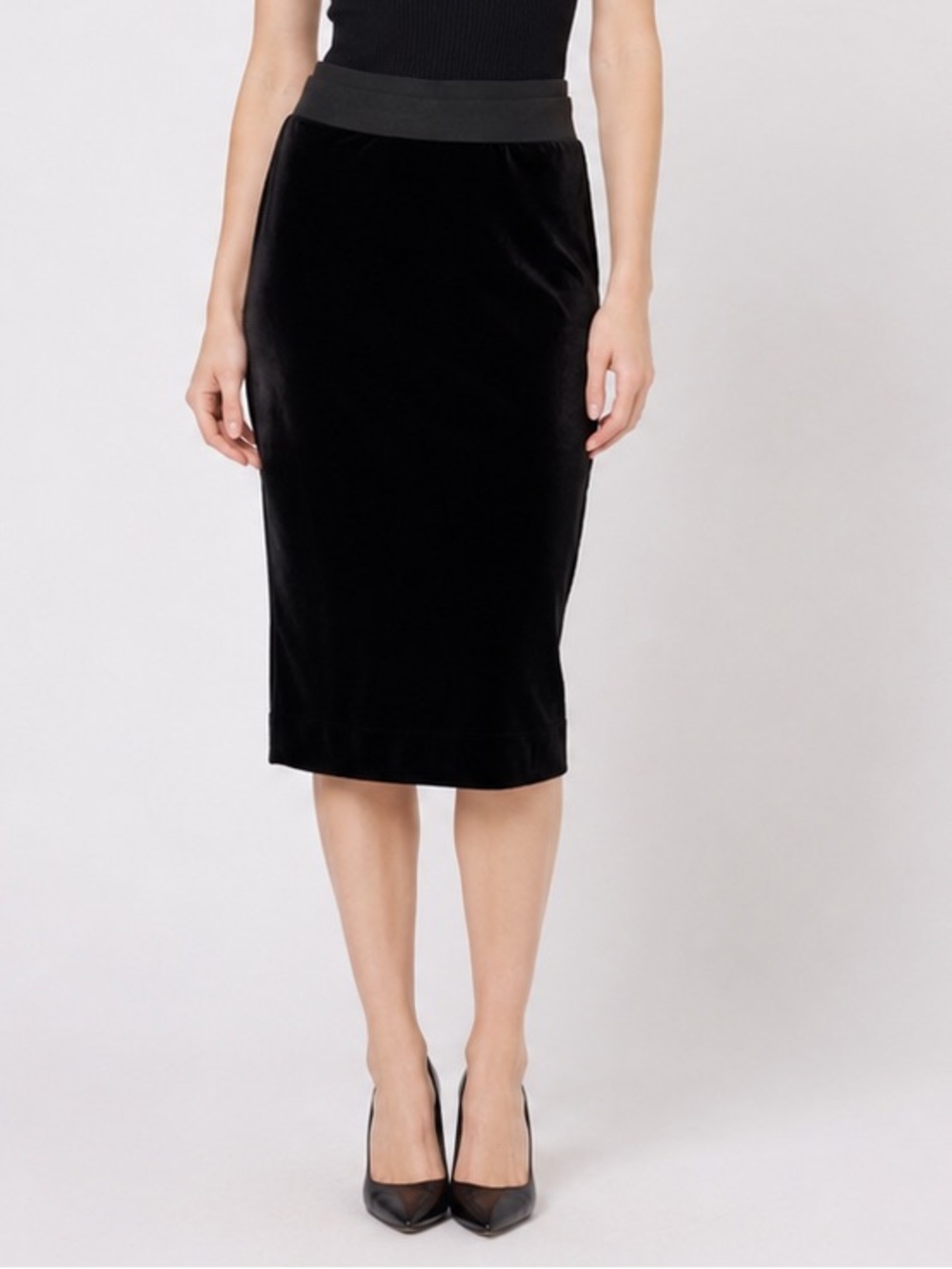 BCBGMaxAzria Monica The Pencil Skirt Velvet Bodycon Pull-on Black Size Med, NWT!